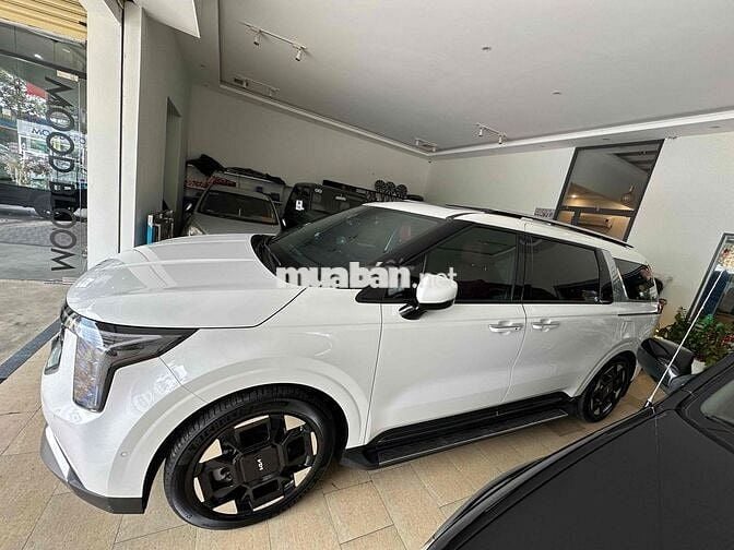 Kia Carnival 2024 2.2D Signature 7 ghế - 4567 km