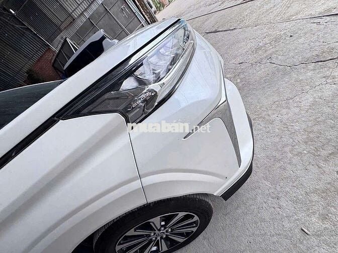 Toyota Veloz Cross 2023 lướt 4 vạn xe full đồ chơi