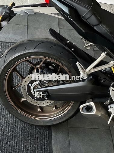 CÔN TAY HONDA CB650R 2021 ĐEN MỜ " XE LƯỚT"