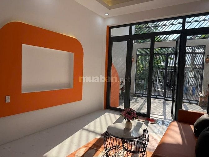 Bán nhà 127m2 , đường xe hơi thông - giáp QL 13. Giáp TP. HCM