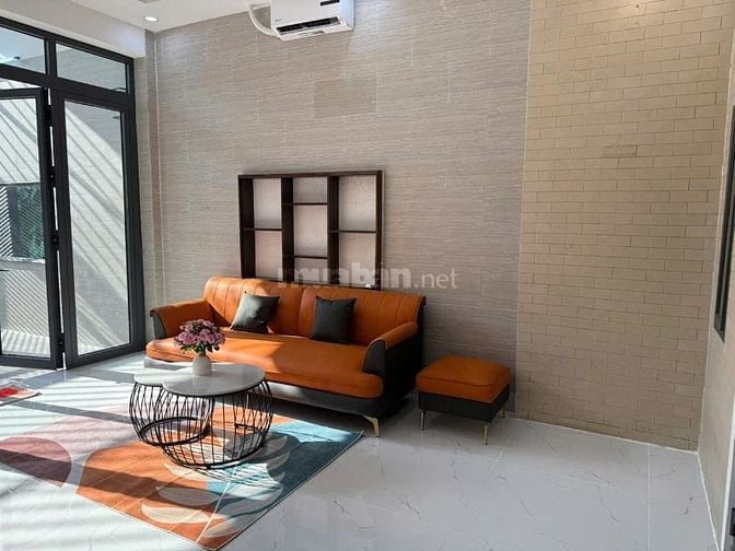 Bán nhà 127m2 , đường xe hơi thông - giáp QL 13. Giáp TP. HCM