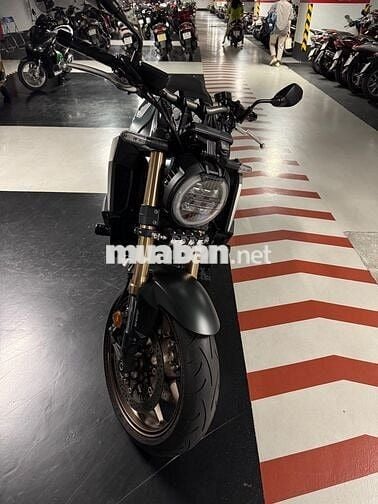 Dư dùng cần bán Honda CB650R 2022 Odo <5000Km BSTP
