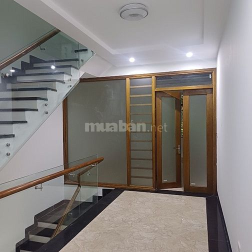 Chính chủ cho thuê liền kề làng Việt Kiều Châu Âu dt95m2 x 4 tầng
