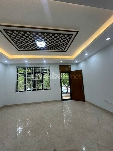 Chính chủ cho thuê liền kề làng Việt Kiều Châu Âu dt95m2 x 4 tầng