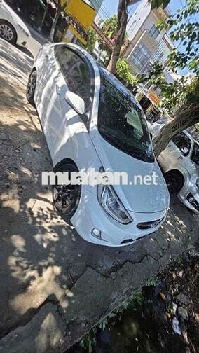 Hyundai Accent 2015 1.4 AT - 66000 km