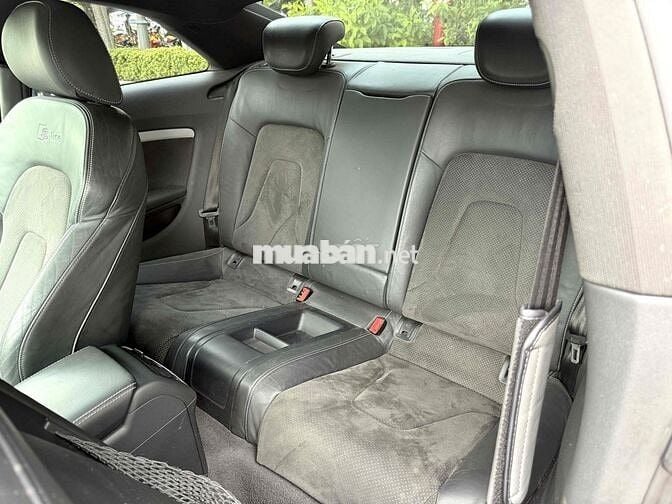 Audi A5 2009 2.0T S-line Quattro - 79000 km
