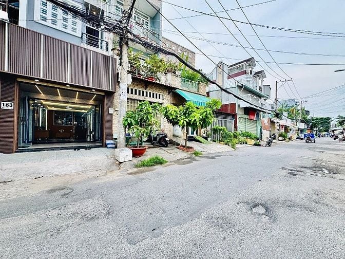 Nhà 3 lầu tuyệt đẹp Cao Cấp Mặt tiền kinh doanh Đường Số 4, P16, GV