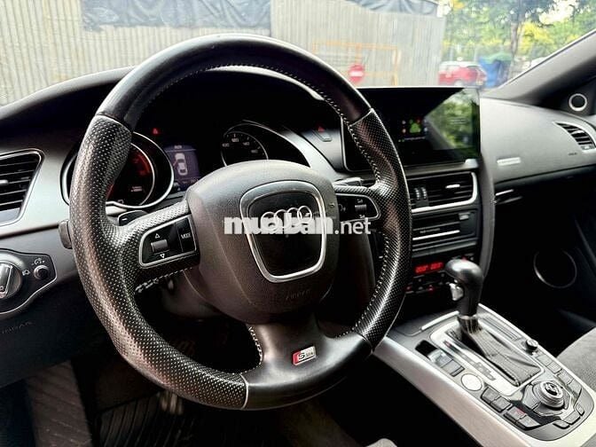 Audi A5 2009 2.0T S-line Quattro - 79000 km