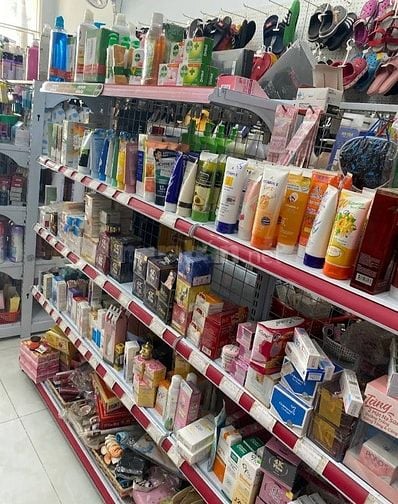 TUYỂN GẤP NHÂN VIÊN TẠI CỬA HÀNG
