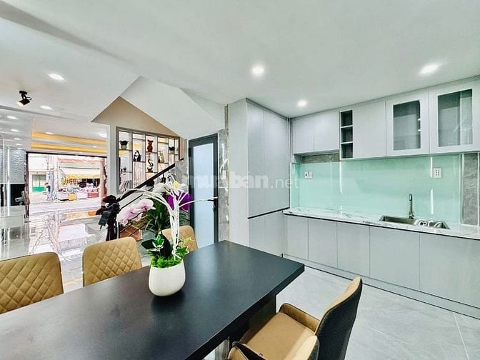 Nhà 3 lầu tuyệt đẹp Cao Cấp Mặt tiền kinh doanh Đường Số 4, P16, GV