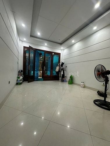 Nhà đẹp cho thuê ngõ 726 đường láng