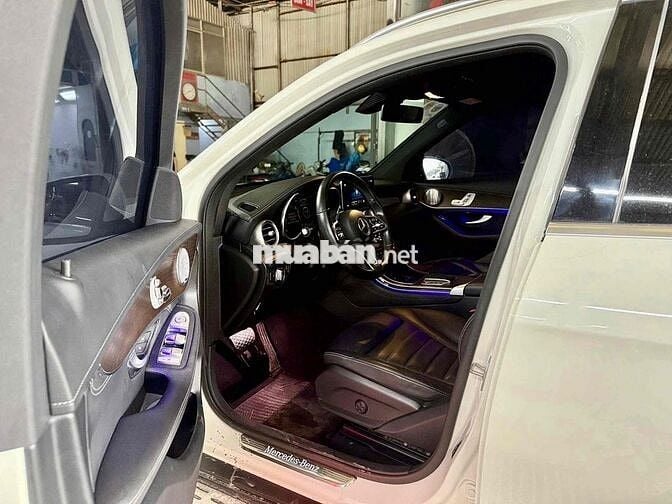 Mercedes Benz GLC 2020 200 4MATIC 1 chủ từ mới