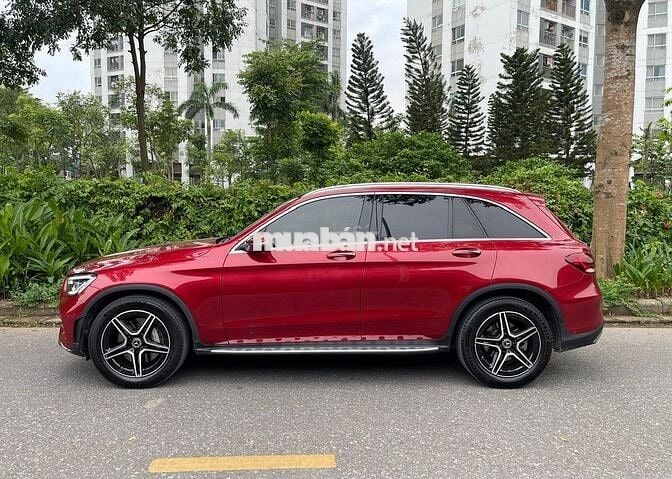 Chính chủ bán GLC 300 4MATIC 2020 như mới
