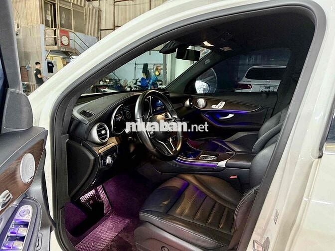 Mercedes Benz GLC 2020 200 4MATIC 1 chủ từ mới