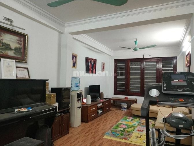 Bán nhà Nguyên Chí Thanh, 70m, 5 tầng, phân lô, ô tô tránh, vỉa hè