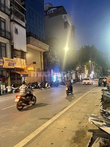 Bán nhà Nguyên Chí Thanh, 70m, 5 tầng, phân lô, ô tô tránh, vỉa hè