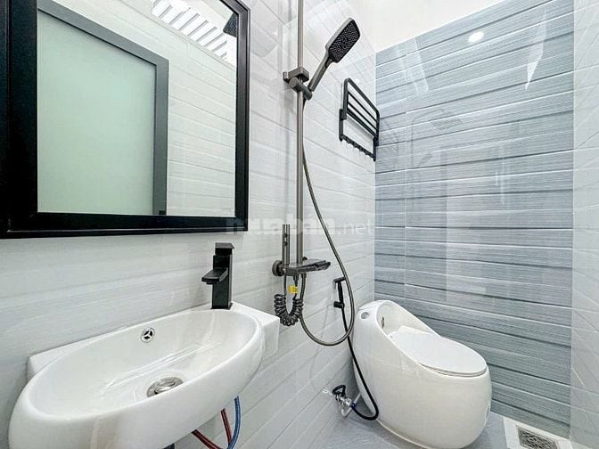 Bán nhà hẻm 2/24 Phạm Hữu Lầu, P. Phú Mỹ, TP.HCM, 4.2x19m, 2L, 4PN