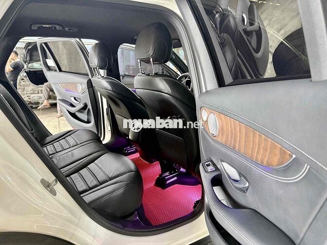 Mercedes Benz GLC 2020 200 4MATIC 1 chủ từ mới