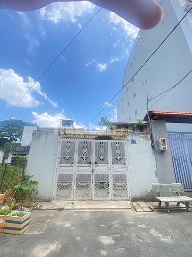 BÁN ĐẤT THỔ CƯ 100% TẶNG NHÀ CẤP 4 