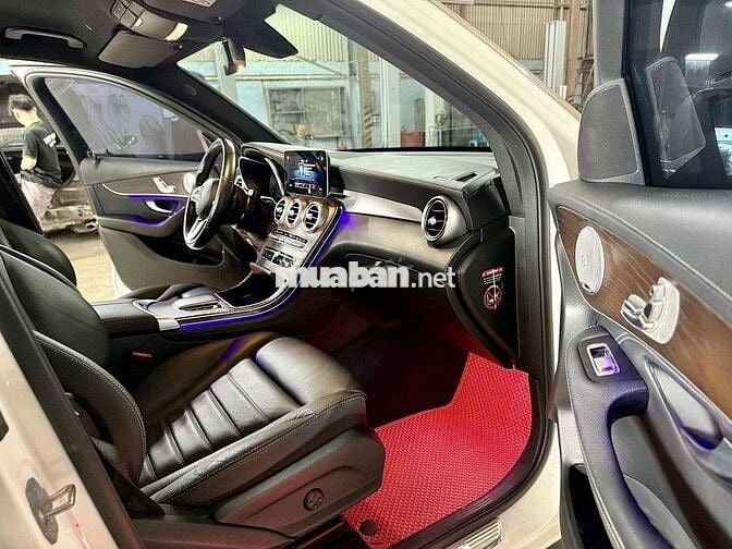Mercedes Benz GLC 2020 200 4MATIC 1 chủ từ mới