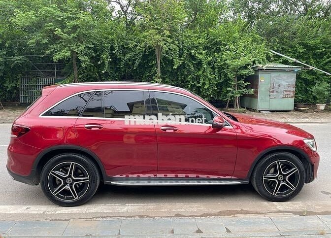 Chính chủ bán GLC 300 4MATIC 2020 như mới