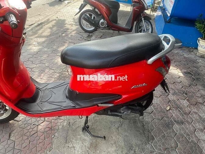 xe Elizabeth đỏ mới tinh