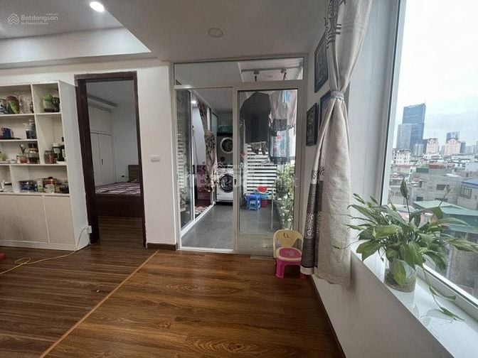  Cho thuê nhà mặt phố đỗ quang 60m x4T thông sàn