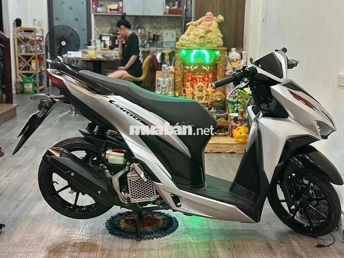 Vario 150 bạc poccher siêu đẹp 2021 nợ xấu đưa 13t