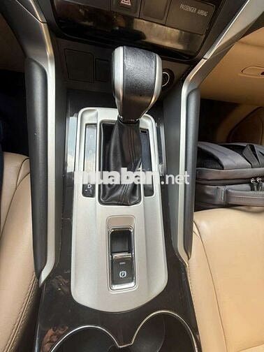 Mitsubishi Pajero Sport 2018 bản 3.0G