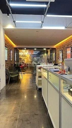 MẶT TIỀN 5,2M X 18M - VỊ TRÍ ĐẮC ĐỊA TRUNG TÂM QUẬN 10 - GIÁ TỐT 35TR