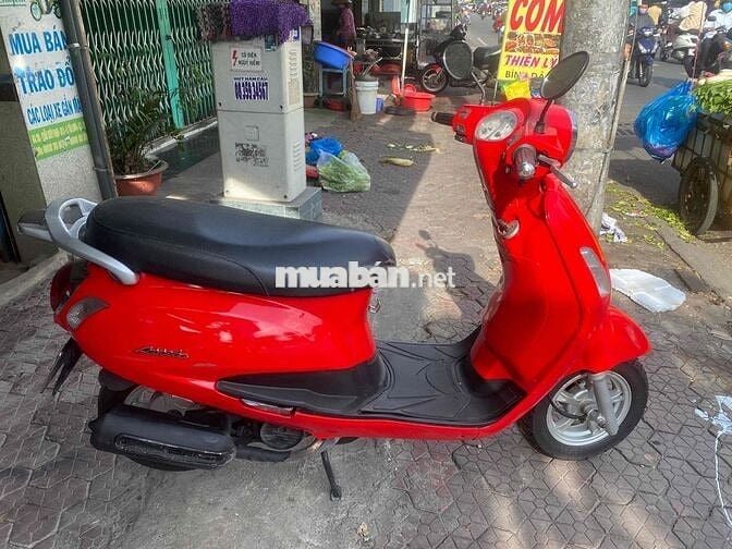 xe Elizabeth đỏ mới tinh