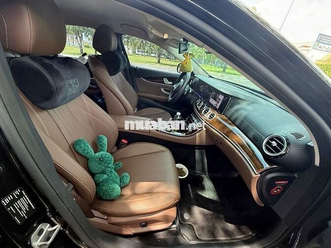 Mercedes Benz E Class 2023 E200 Exclusive - 6000km