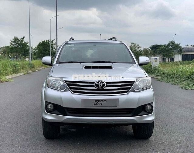 Toyota Fortuner 2014 MT - 1 chủ đi 15vkm giá tốt