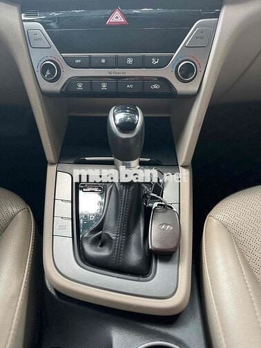 Hyundai Elantra 2018 Sport 1.6 AT