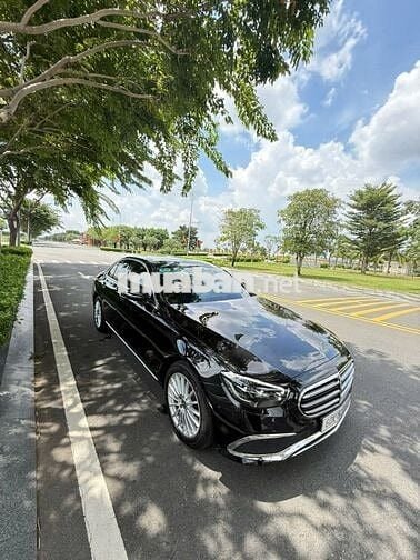 Mercedes Benz E Class 2023 E200 Exclusive - 6000km