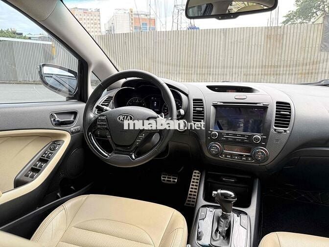 Kia Cerato 2018 2.0 AT - bản cao cấp nhất