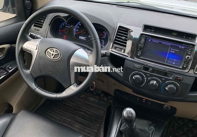 Toyota Fortuner 2014 MT - 1 chủ đi 15vkm giá tốt