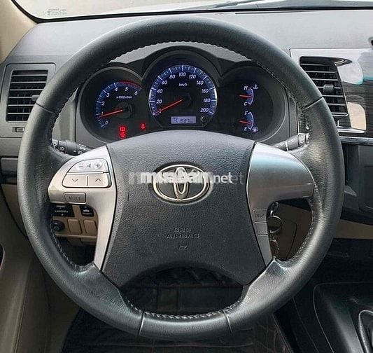 Toyota Fortuner 2014 MT - 1 chủ đi 15vkm giá tốt