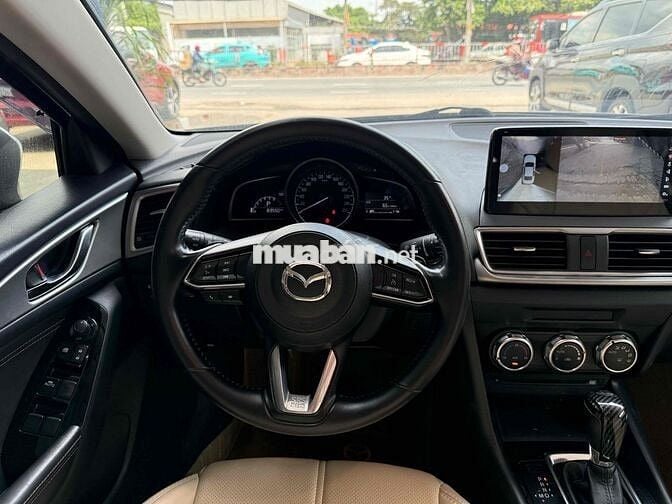 Mazda 3 2018 1.5 AT - 84000 km lên sẵn đồ chơi