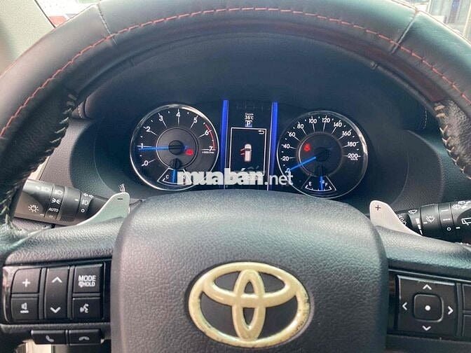 Fortuner xăng tự động 2017 màu trắng xe đẹp đi kỹ