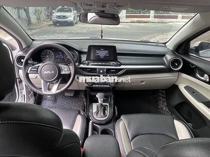 Cần bán lại Kia K3 Luxury 2021 xe còn rất mới