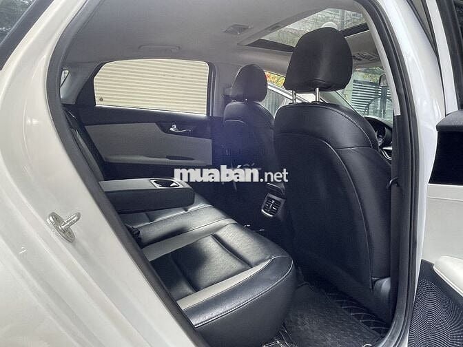 Cần bán lại Kia K3 Luxury 2021 xe còn rất mới