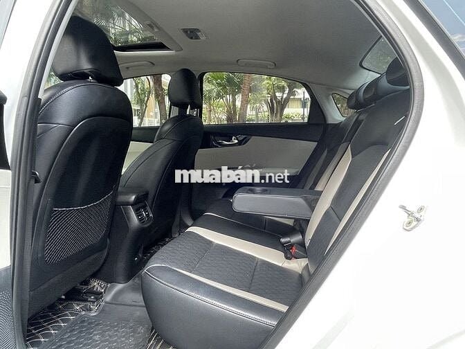 Cần bán lại Kia K3 Luxury 2021 xe còn rất mới