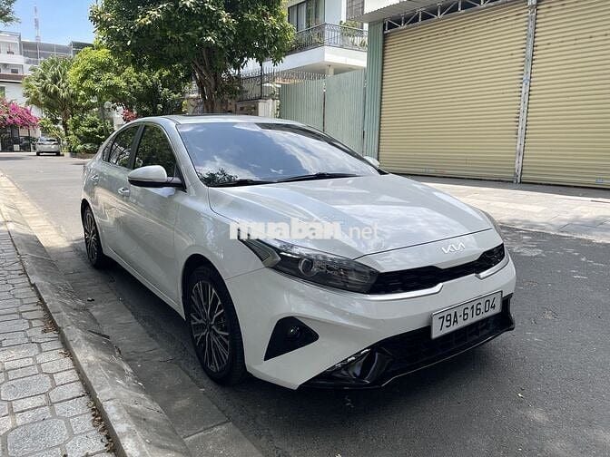 Cần bán lại Kia K3 Luxury 2021 xe còn rất mới