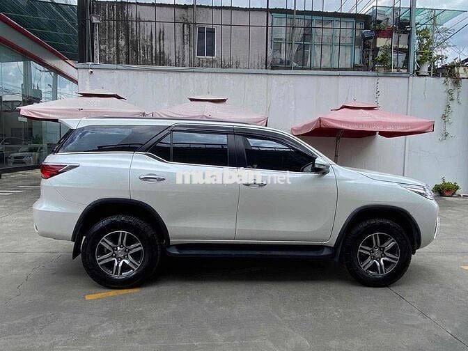 Fortuner xăng tự động 2017 màu trắng xe đẹp đi kỹ