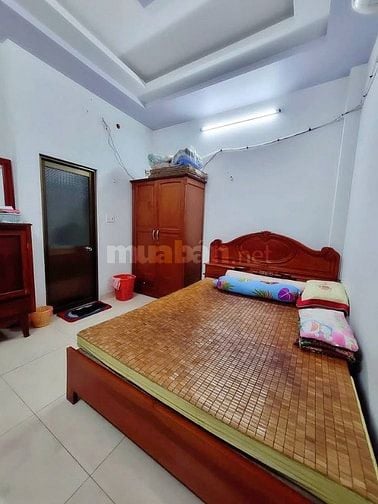 Bán nhà phố 100m2 đối diện chợ Bình Chánh, sổ riêng, KDC hiện hữu ngay
