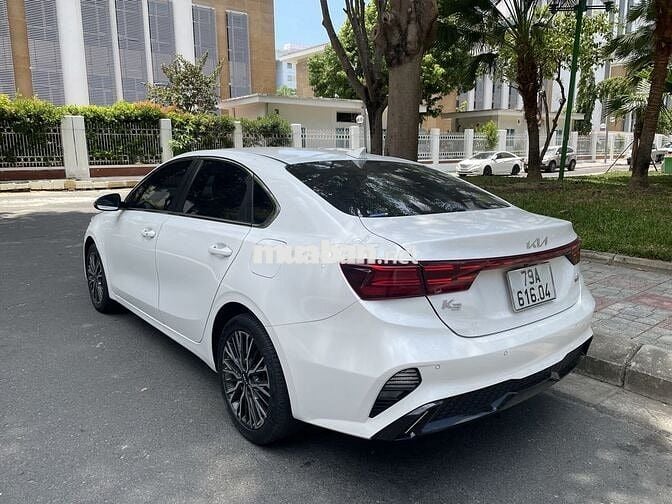 Cần bán lại Kia K3 Luxury 2021 xe còn rất mới