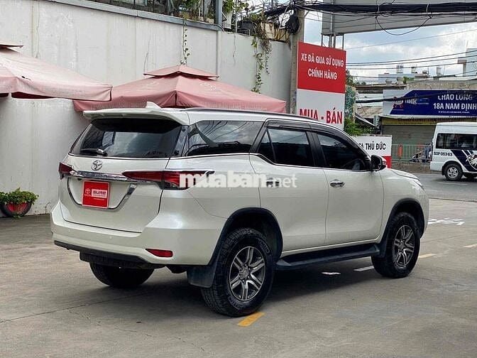 Fortuner xăng tự động 2017 màu trắng xe đẹp đi kỹ