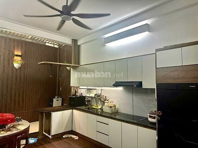 NHÀ ĐEP 3 LẦU - ĐỐI DIỆN CÔNG VIÊN - VIP KHU BÌNH PHÚ 