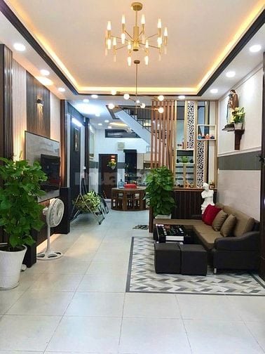 NHÀ ĐEP 3 LẦU - ĐỐI DIỆN CÔNG VIÊN - VIP KHU BÌNH PHÚ 